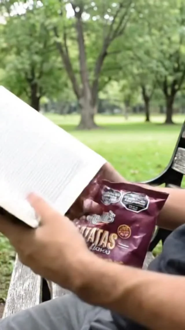 A veces basta una pausa tranquila para volver a encontrarte con tus propios momentos.
Volvamos a lo bueno.
Eso es Tryms.