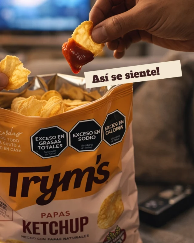 “Spoiler: no vas a usar más ketchup.”
Porque ahora viene en la papa.

Nuevo Trym’s Ketchup.
Volvamos a lo bueno.
